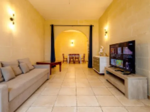 Villa Zest - 3 bedrooms (sleeps 6+2 kids) Qala village Hotels in Qala