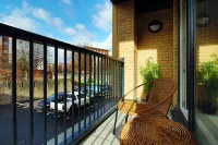 2BR Home in Cardiff Bay with Private Balcony!
