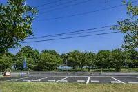 Galaxy Pool Resort - parking
