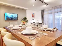 Wealth House 3BR walkable to walking StBeach