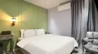 Artichoke Hotel