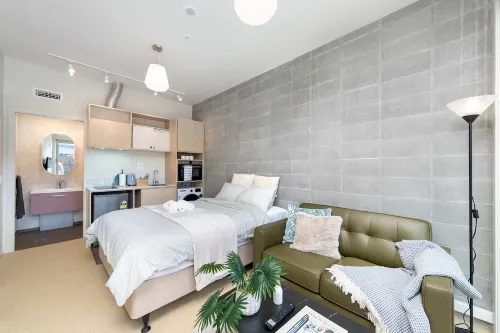 Petone City Studio with Balcony