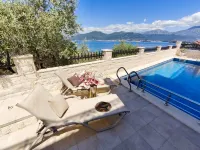 Villa Mare - Pools