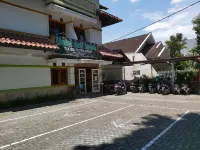 Bali Indah Hotel Bandung - parking
