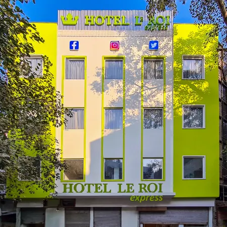 Hotel Le Roi Express @ Karol Bagh Отели рядом с достопримечательностью «Карол-Бах»