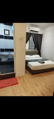 COMFORTABLE STAY GUEST HOUSE - parking