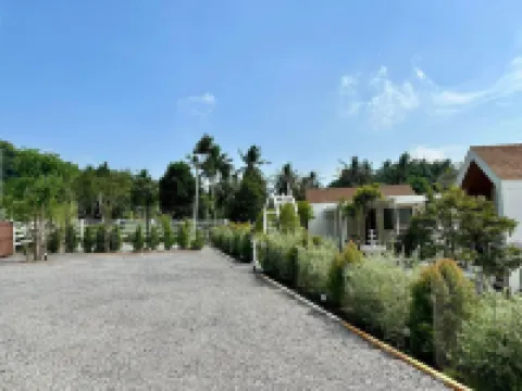 ดิ ออร่า ปราณบุรี โรงแรมในอำเภอ ปราณบุรี