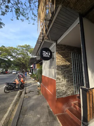 In2 Hostel