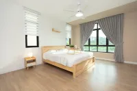Muji Style 5BR Ferringhi Beach House 15Pax 1