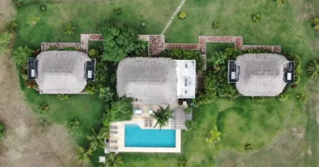 Magical Territory  beachfront hotel La Guajira Отели в г. Дибулья