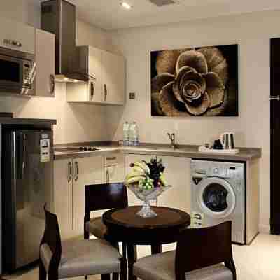 Aswar Hotel Suites - Al Rashed Rooms