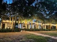 Khu Camping & Homestay Ven Bien Hotels in Ba Ria