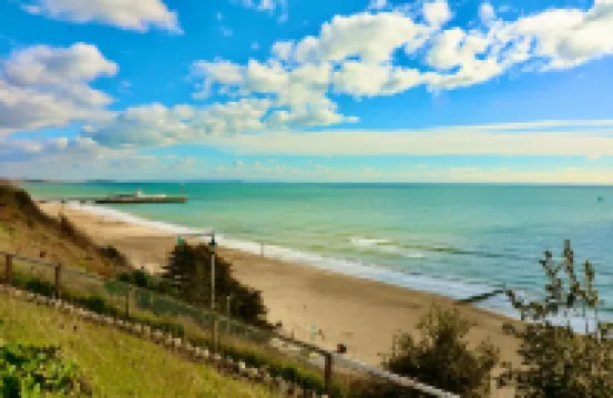 Comfy Seaside Studio Apt w/ Free Gym & Wi-Fi