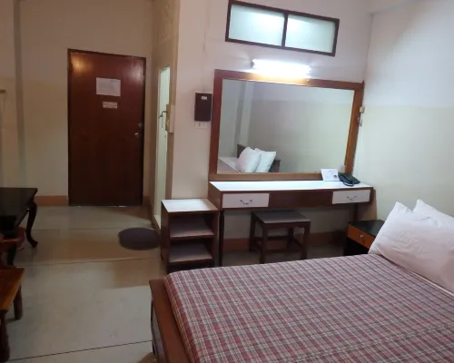 Sakol Hotel Hotel in zona Tempio Sala Loi
