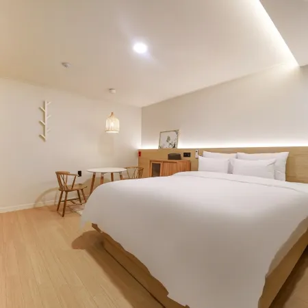 Jeongseong Hotel Отели рядом с достопримечательностью «Улица ювелирных магазинов»