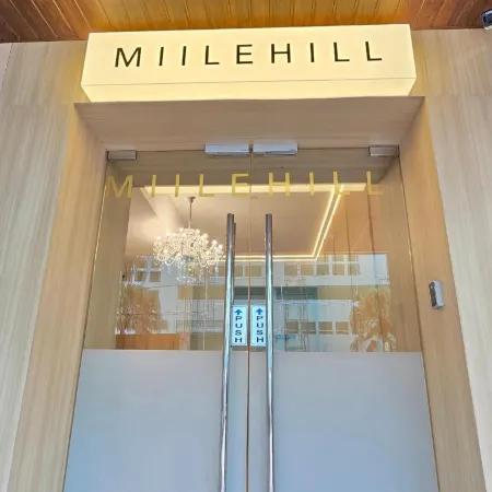 Miilehill Hotel By Maco at JB Town Center Отели рядом с достопримечательностью «Торговый центр JB City Square»