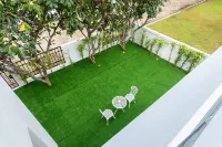 SeaBreeze Grand Pool Villa Pattaya - Villas