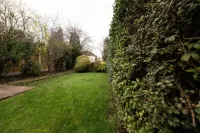 Restful 4BDR Home | Fast WiFi & Free Parking | - 2 stelle