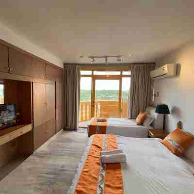 Muji style Riverbank suites level 10 Rooms