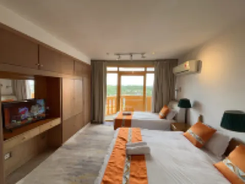 古晉河景陽台房 下樓吃海鮮 上樓看遊船