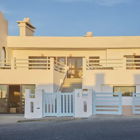 Wander Surf House
