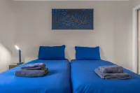 Muirton House 1 -4 Bed House, 4 Car Driveway, 2 Bathrooms, Smart TVs in every room - ห้องครัว