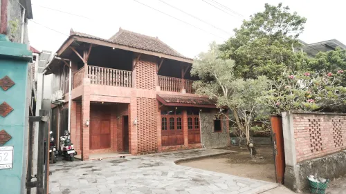 Ngangeni Family Homestay - Airport Shuttle