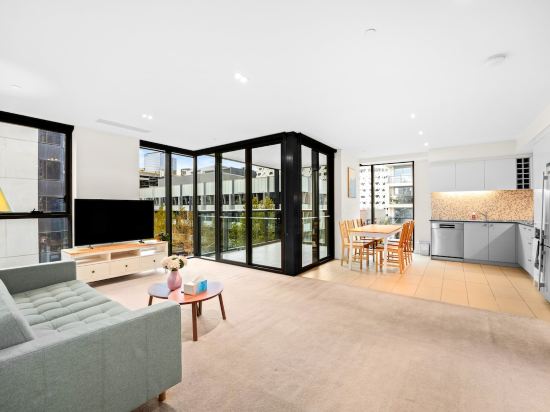Urban Harbourside Living 2B2B1C @ Docklands Bright