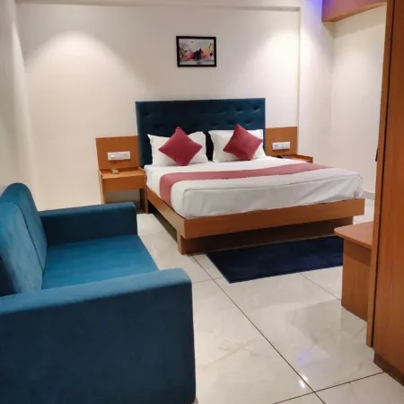 Hotel Royal Park Hotels in Vapi