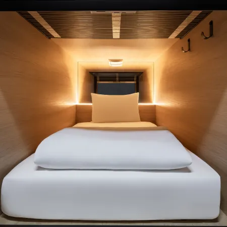 Zedwell Capsule Hotel Leicester Place
