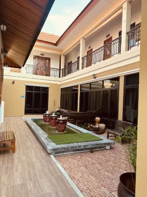 Baan Prapassarakom HomeStay& Cafe Các khách sạn ở 