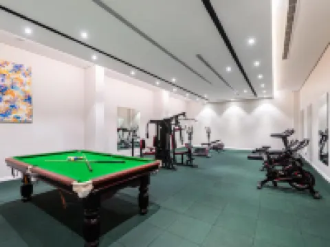 アル カスル ホテル スイーツ - コーニッシュ ジーザーンのホテル