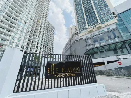 Next to Paradigm Mall Escape JB,3BR, Up to 10 Person, Отели в г. Тебрау