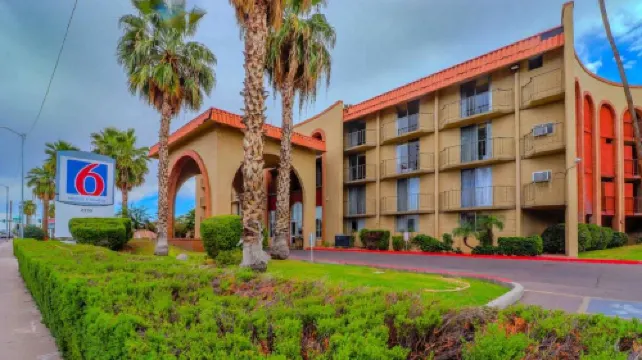 Studio 6 Phoenix, AZ – Sky Harbor