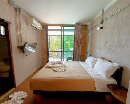 โยส์ คอร์เนอร์ เกาะหมาก โรงแรมในเกาะหมาก