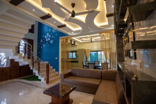 Cascade Villa Spacious 5BHK Luxury  Villa Hotels in 