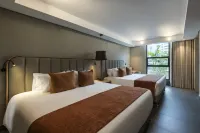 Oz Hotel Collection