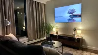 Urban Downtown Condo with Panoramic Views - Alloggi