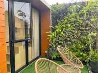 Modern 3BR Villa | Private Pool | Fast WiFi - parkir