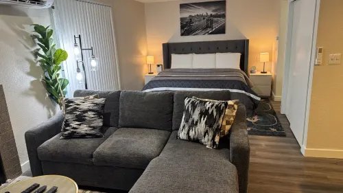 A luxury studio apartment, - 4-Star