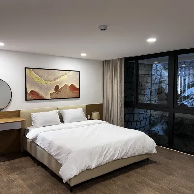 Liven Stay Hotels near Nui Lon Cable Station