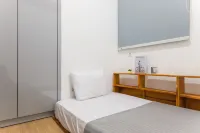 Nala by TwoSpaces 2BR@Skyhouse Apartment - Balkoner