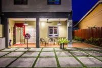 Plumeria 5BR Garden House by uBook