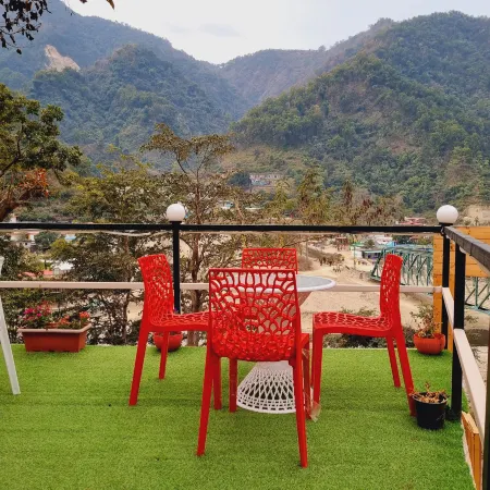 The Seven Hills Resort Отели рядом с достопримечательностью «Star Trekk Adventure Beach Camp Side»