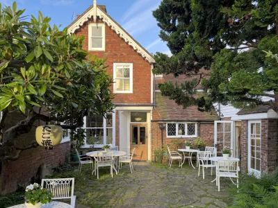 Little Dane Court Các khách sạn gần Setts Wood Camping and Glamping
