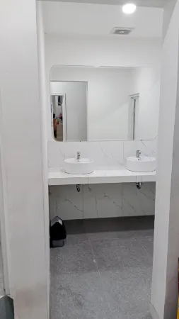 Shakti Sleep Pasar Baru Отели рядом с достопримечательностью «Мечеть Истикляль»