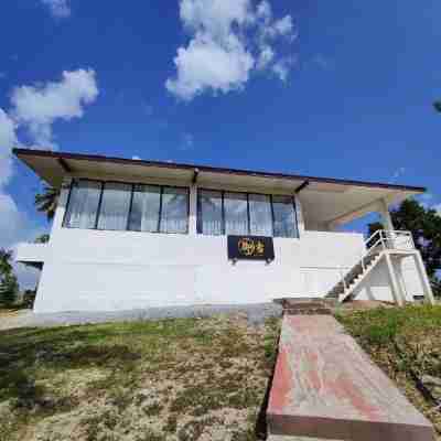Hideaway Villa at Tip of Borneo Hotel Exterior