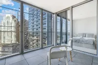 CBD Luxury| 1BR Harbour Views & Premier Facilities Hotels in Barangaroo