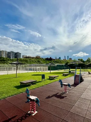 Modern apartment Near city center, Airport,  Metro Hotel a 