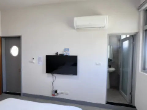 逅冶